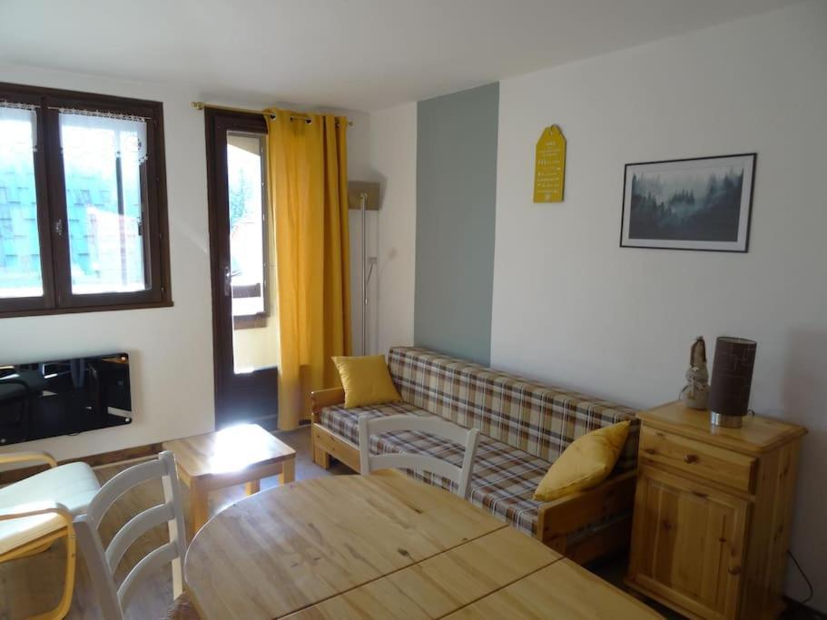 Appartement Au Coeur Du Village Avec Parking Prive Mijoux Exterior foto